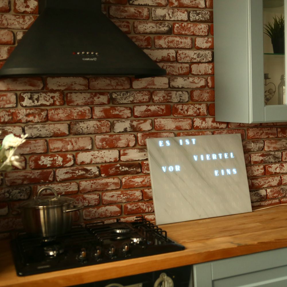 Wordclock Jupiter Weißer Marmor Optik