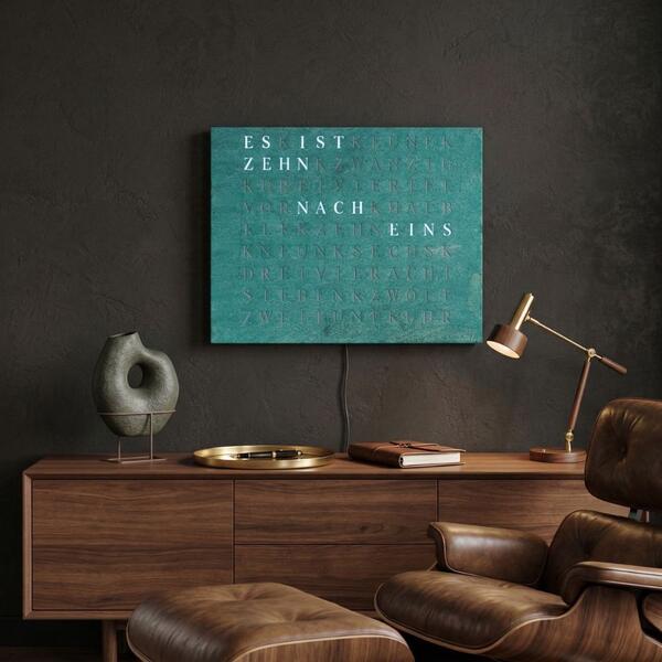 Jupiter WordClock auf einem Regal