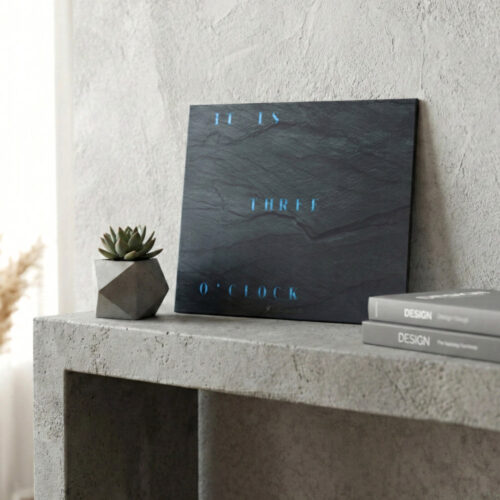 The look of Wordclock Jupiter Phantom Slate English Edition